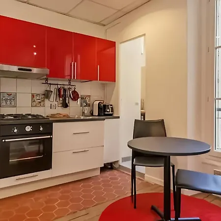 Apartment Cozy With Photo Session Included! *